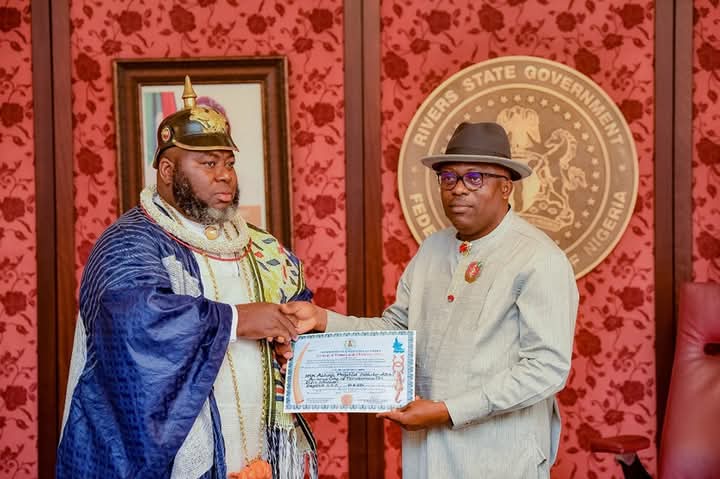 Breaking: Governor Fubara Presents Certificates To Asari Dokubo, 3 Others As Traditional Rulers.