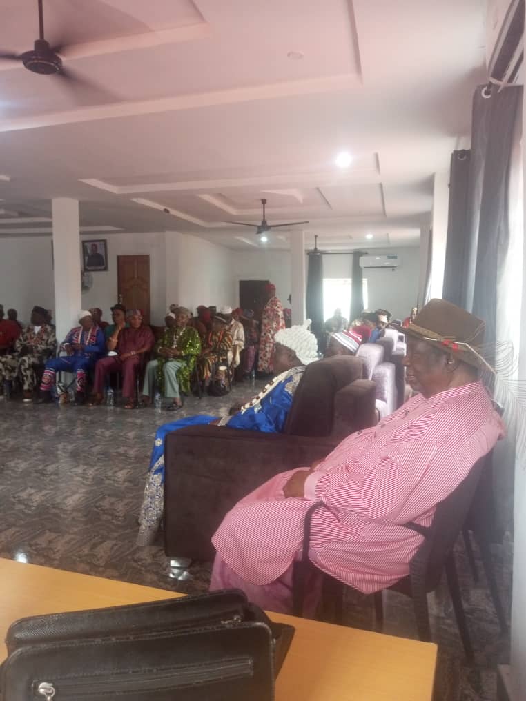 Mayor of Arochukwu LGA Engr Okereke Eze Aru Hosts Traditional Rulers of Abia North, Makes Case for Unity And Security of Abia North.