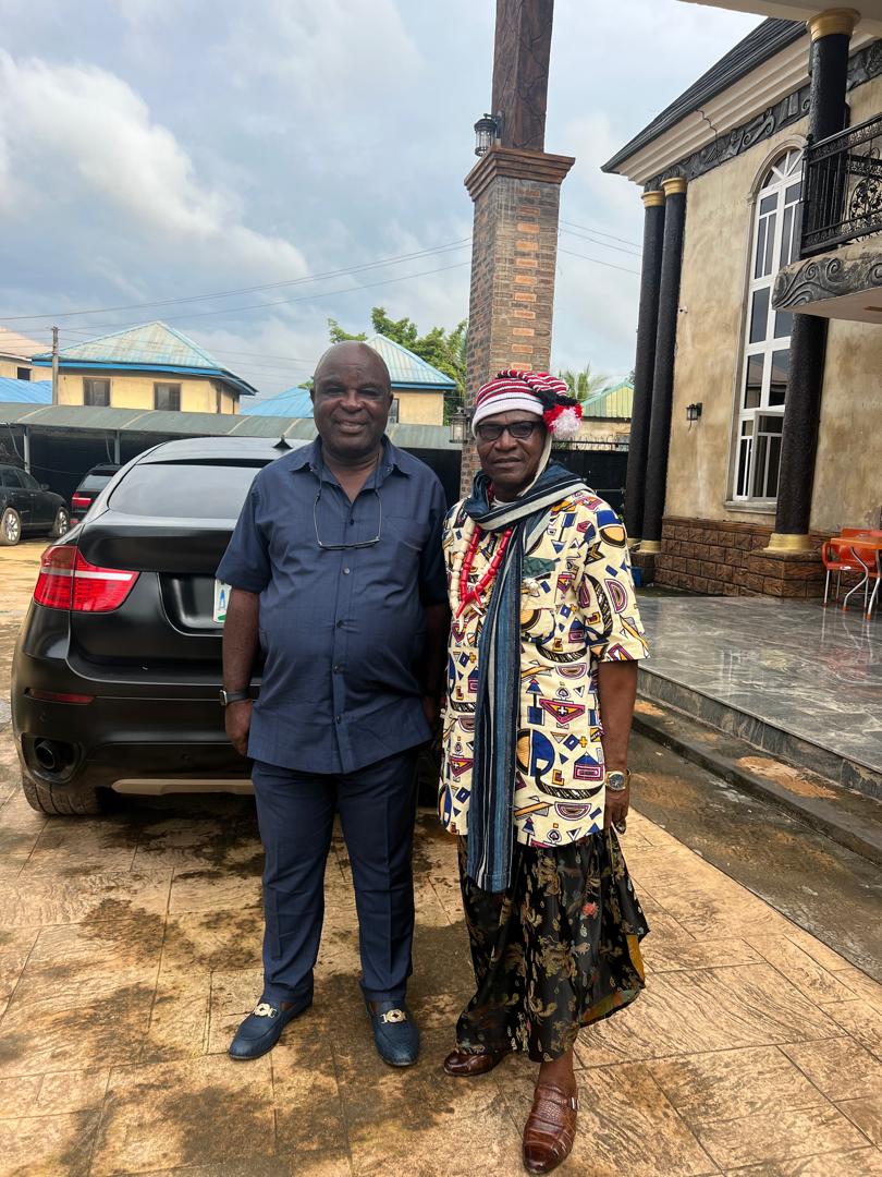 Chief Olugu Kalu Ugba (Ishi Bu Mba) Congratulates Ezie Elder Awa Orji Udonsi On the Occasion of His Coronation