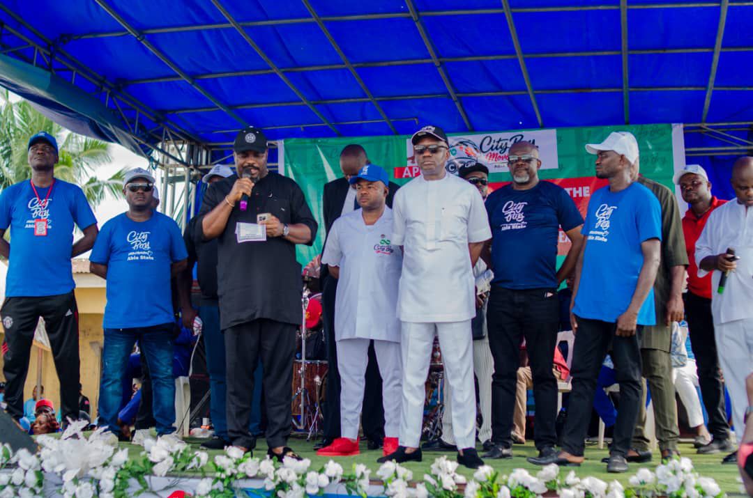 Mayor Lucky Igbokwe Inaugurates Abia South Structure , As Erondu Jr Donates Six Buses For Grassroots Mobilization
